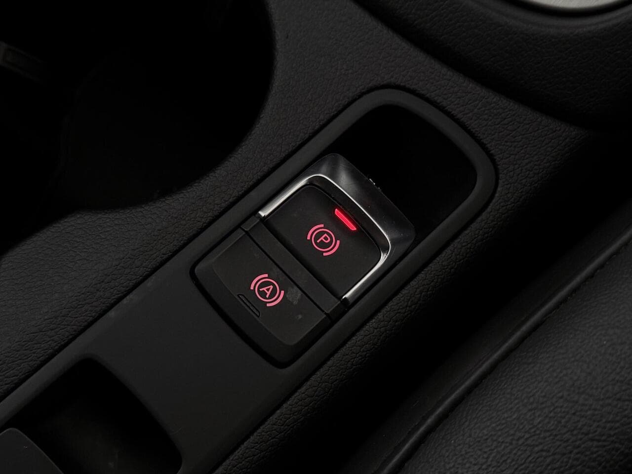 Audi Q3 thumbnail Misc Controls