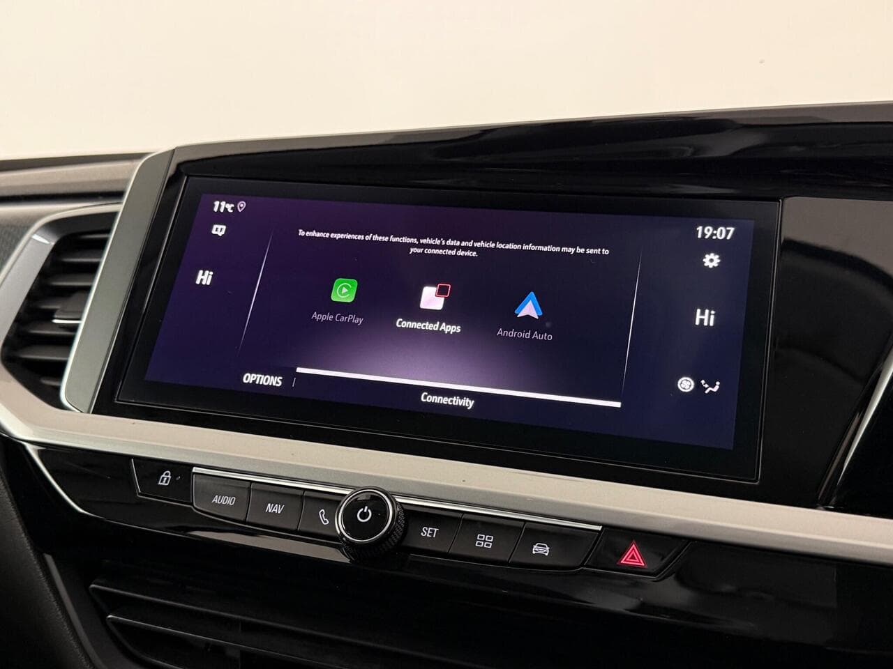 Vauxhall Grandland thumbnail Infotainment System