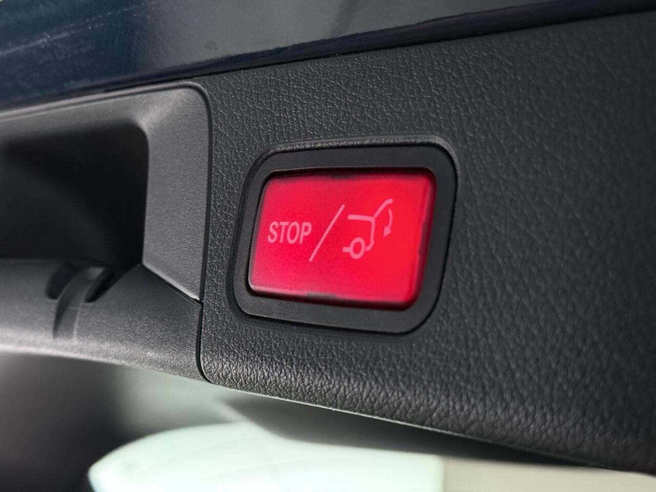 Mercedes-Benz B Class thumbnail Misc Controls