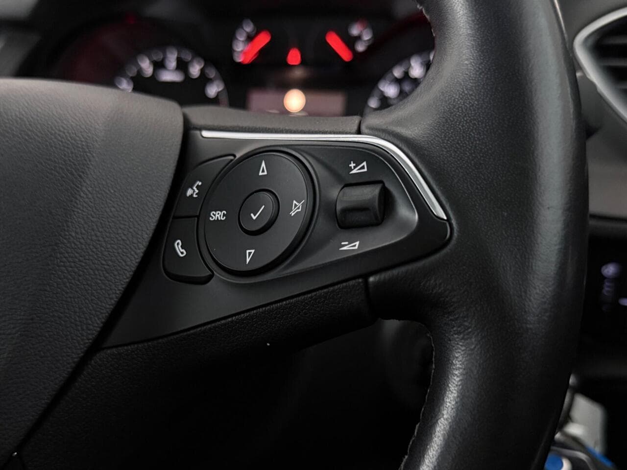 Vauxhall Grandland X thumbnail Misc Controls