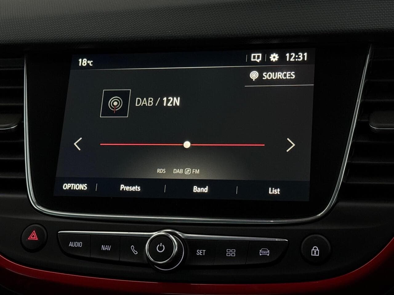 Vauxhall Crossland thumbnail Infotainment System