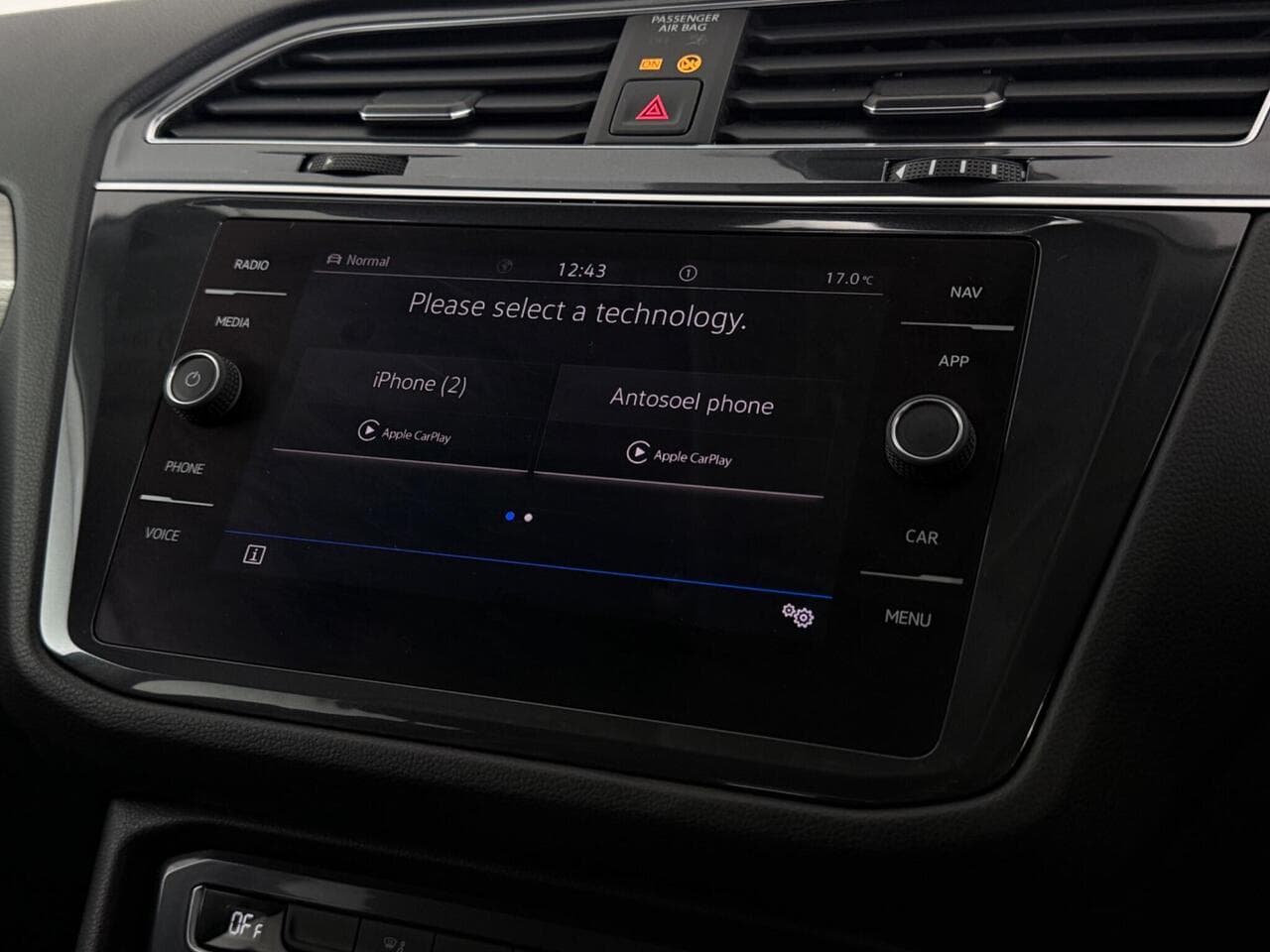 Volkswagen Tiguan Allspace thumbnail Infotainment System