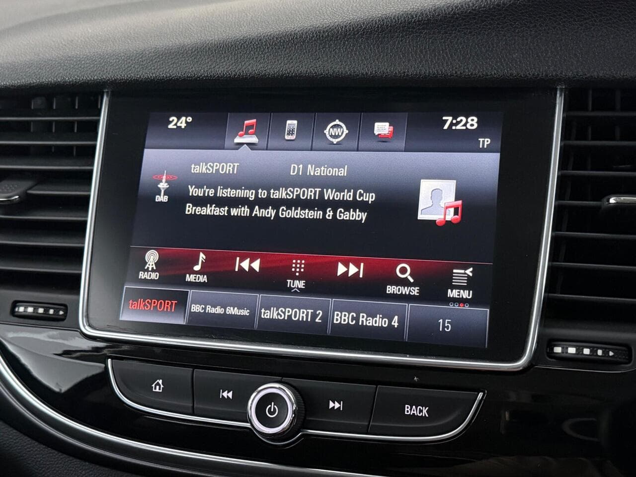 Vauxhall Mokka X thumbnail Infotainment System