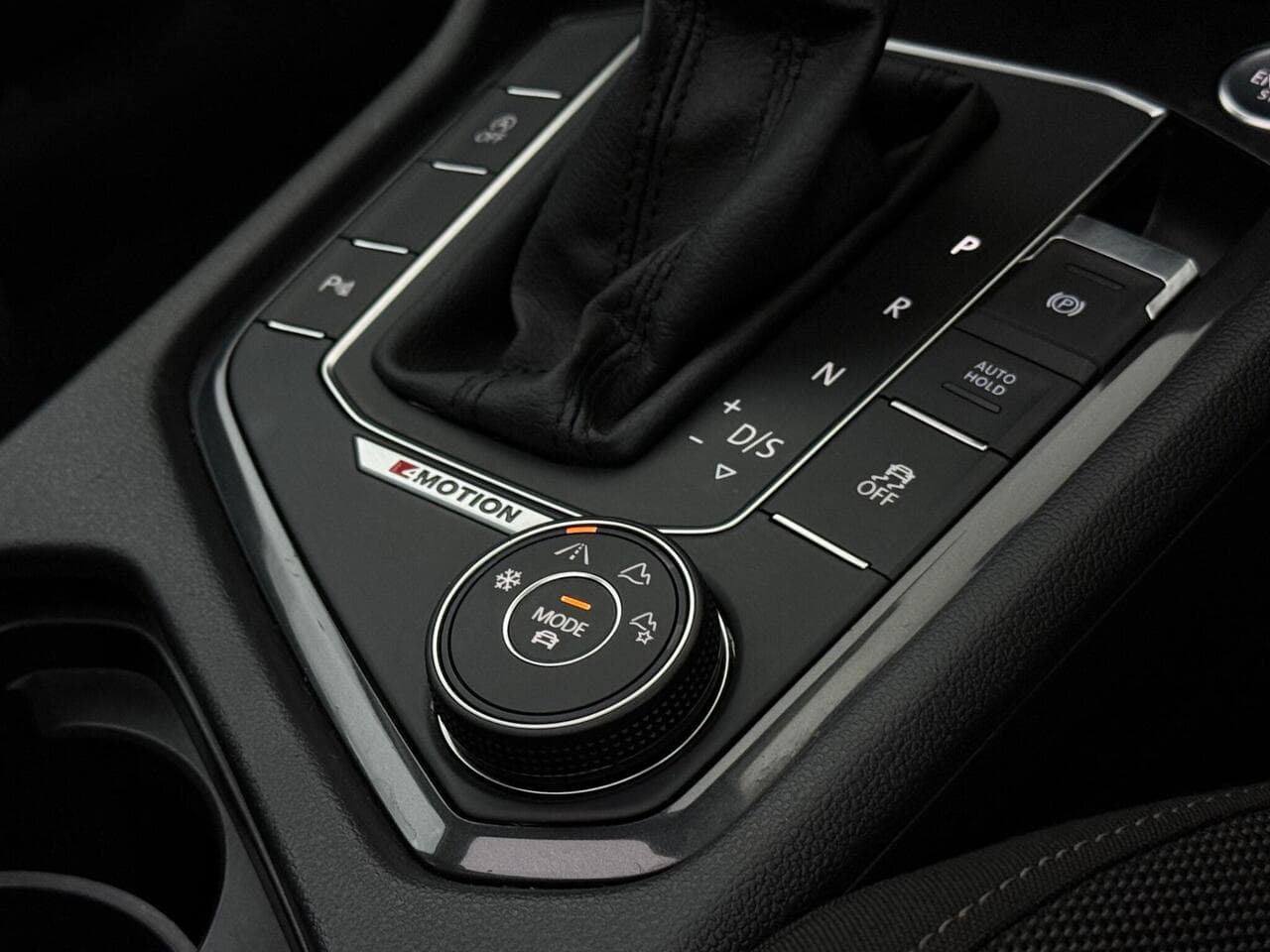 Volkswagen Tiguan thumbnail Misc Controls