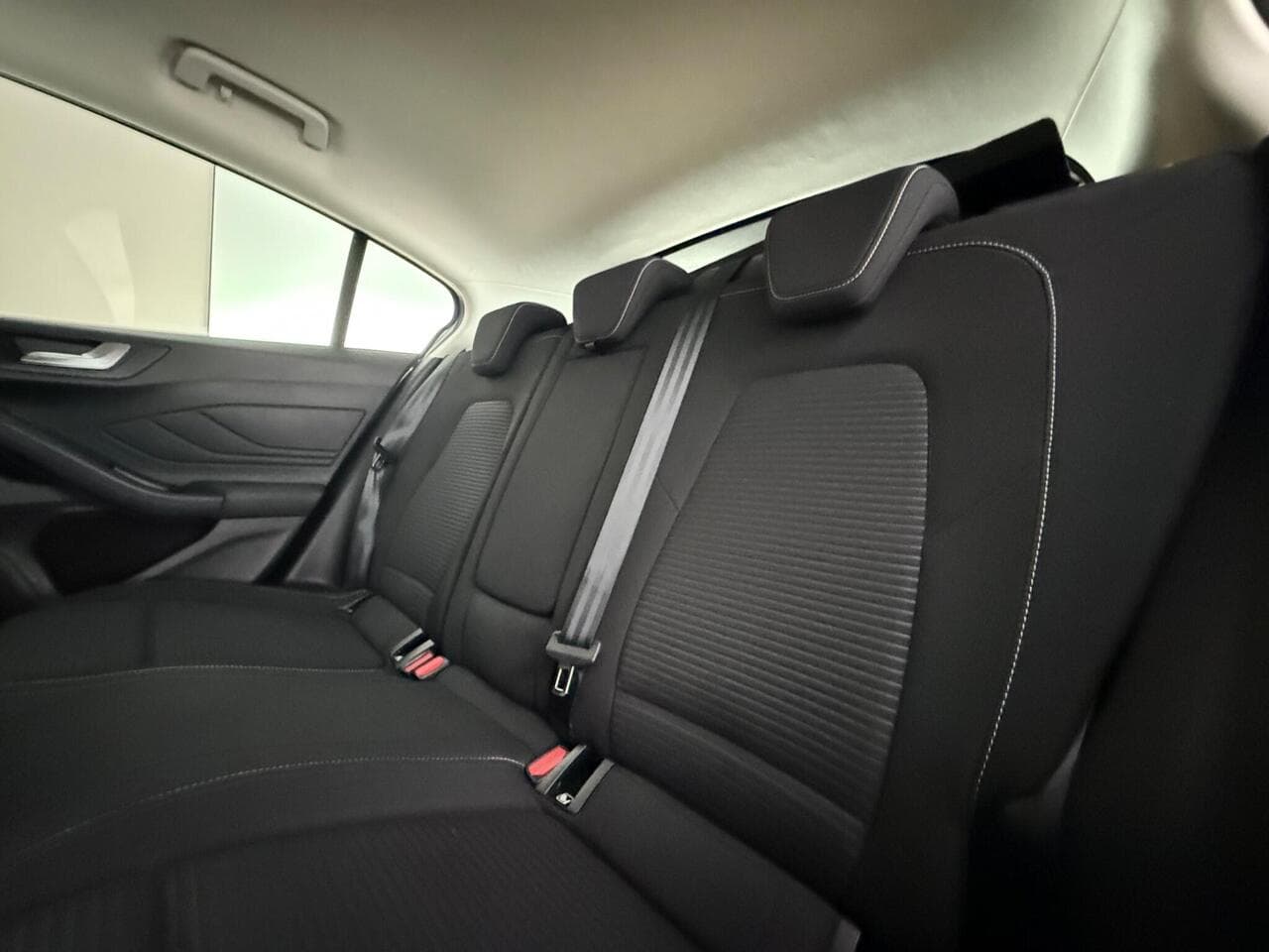 Ford Focus thumbnail Seats Rear