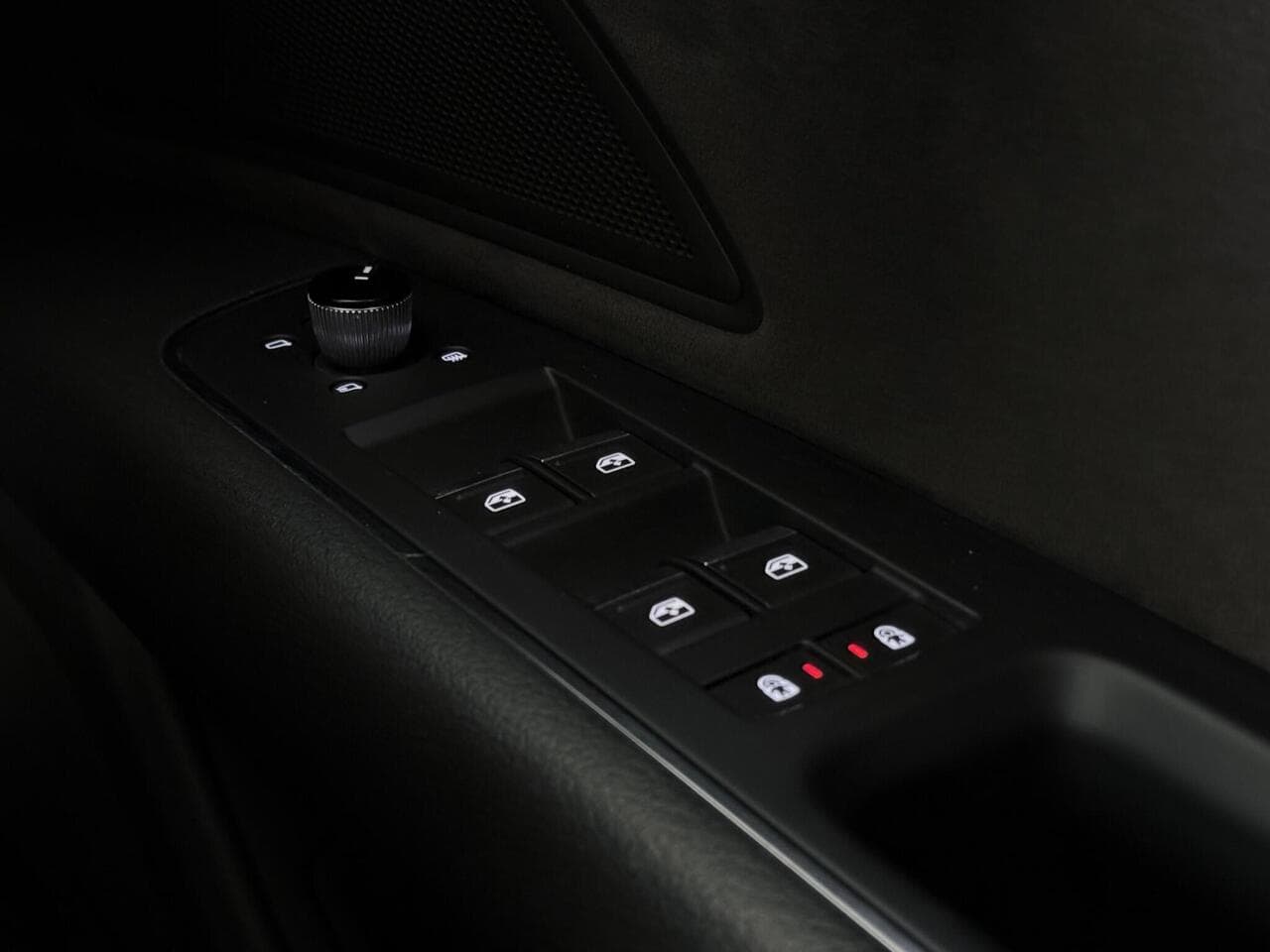 Audi A8 thumbnail Misc Controls