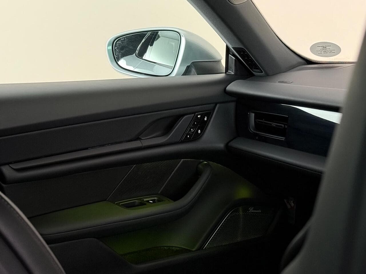 Porsche Taycan thumbnail Inconclusive