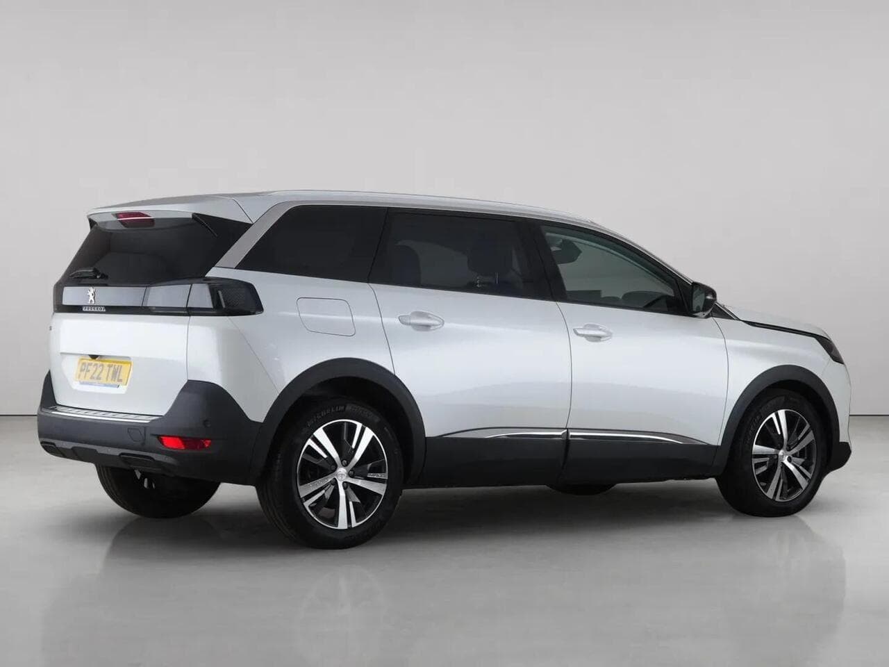 Peugeot 5008 thumbnail Rear Right