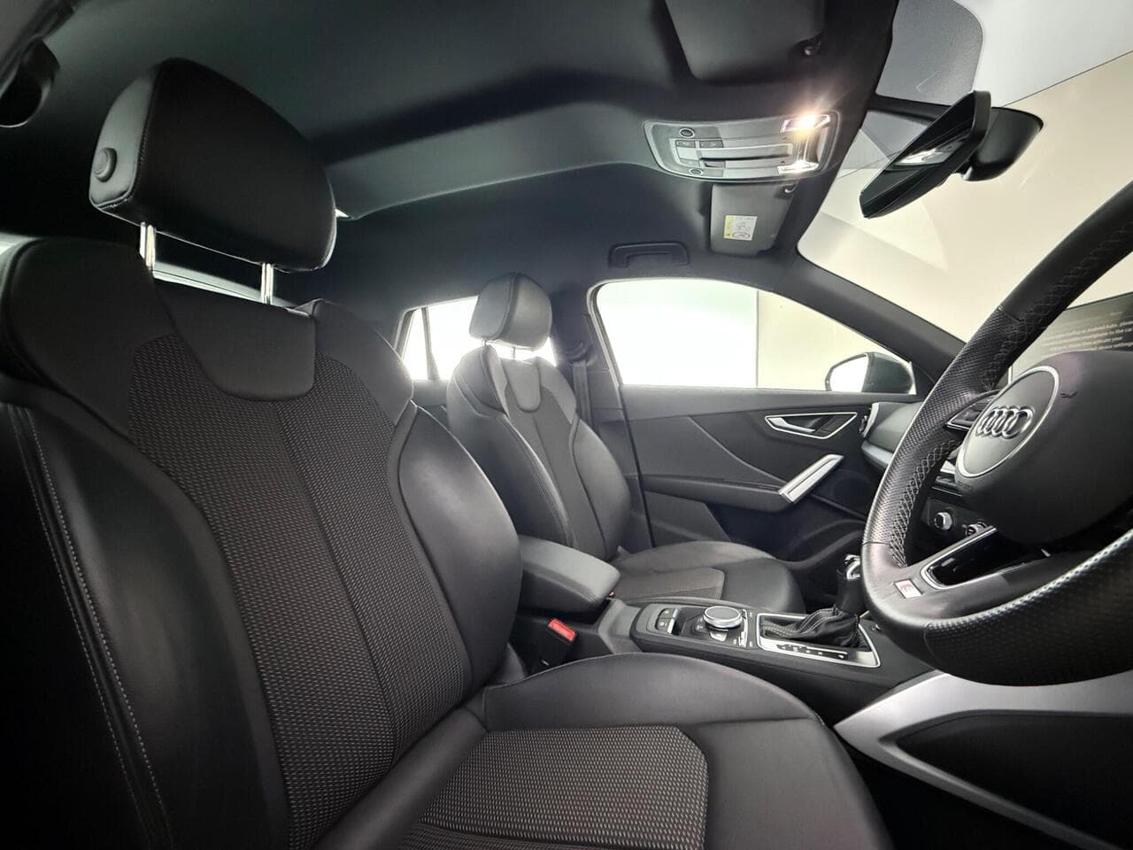 Audi Q2 thumbnail Seat Driver
