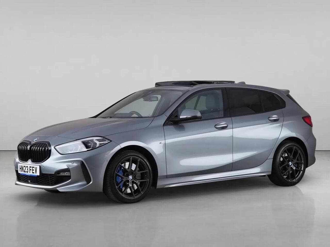 BMW 1 Series thumbnail Front Left