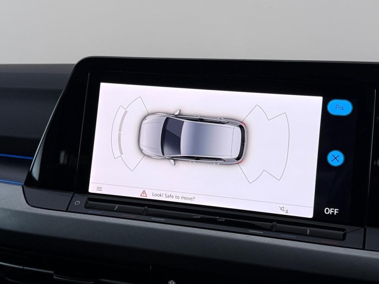 Volkswagen Golf thumbnail Infotainment System