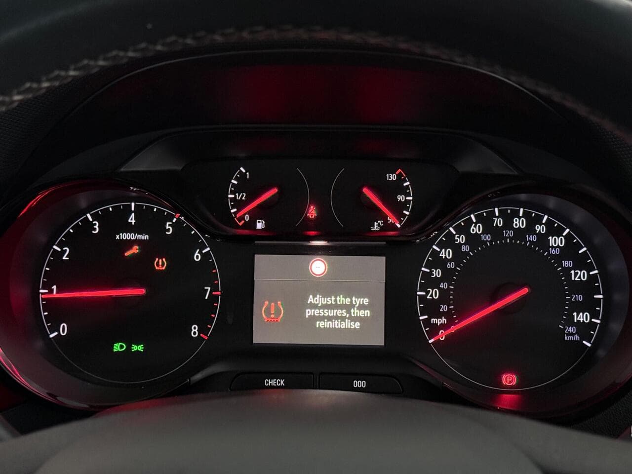 Vauxhall Crossland thumbnail Driver Instruments