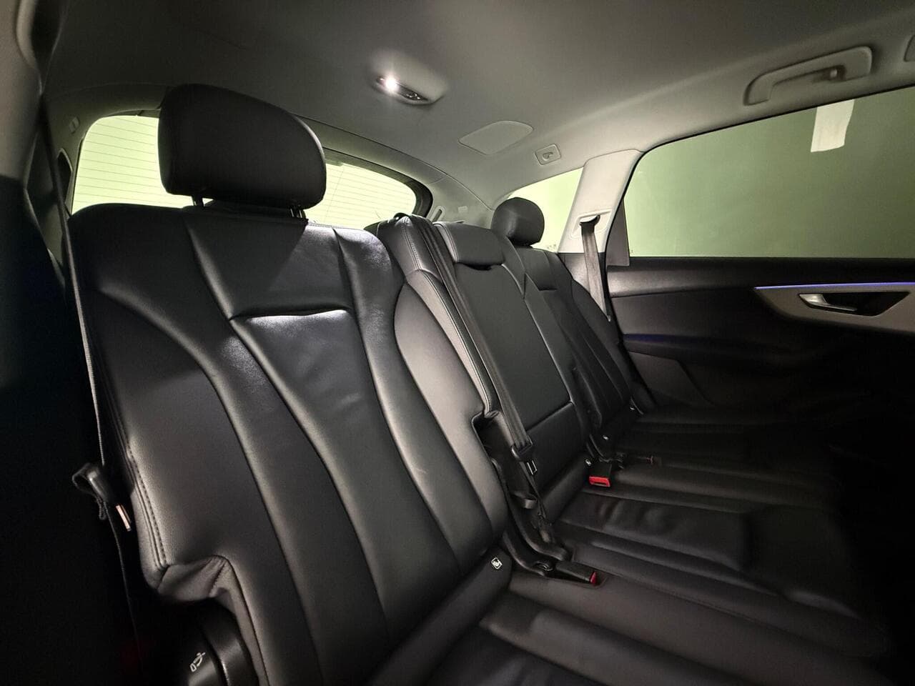 Audi Q7 thumbnail Seats Rear