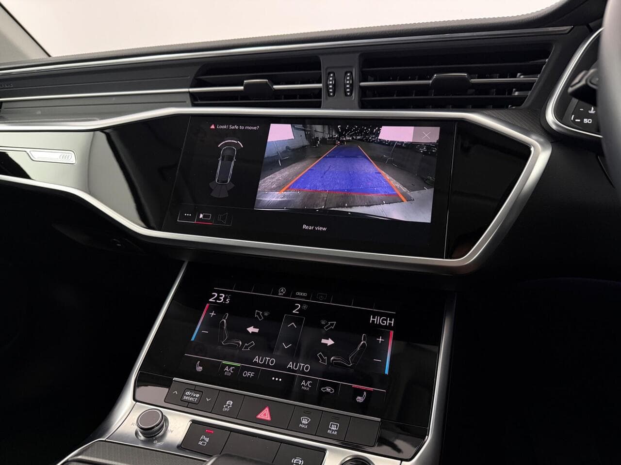 Audi A6 Avant thumbnail Infotainment System