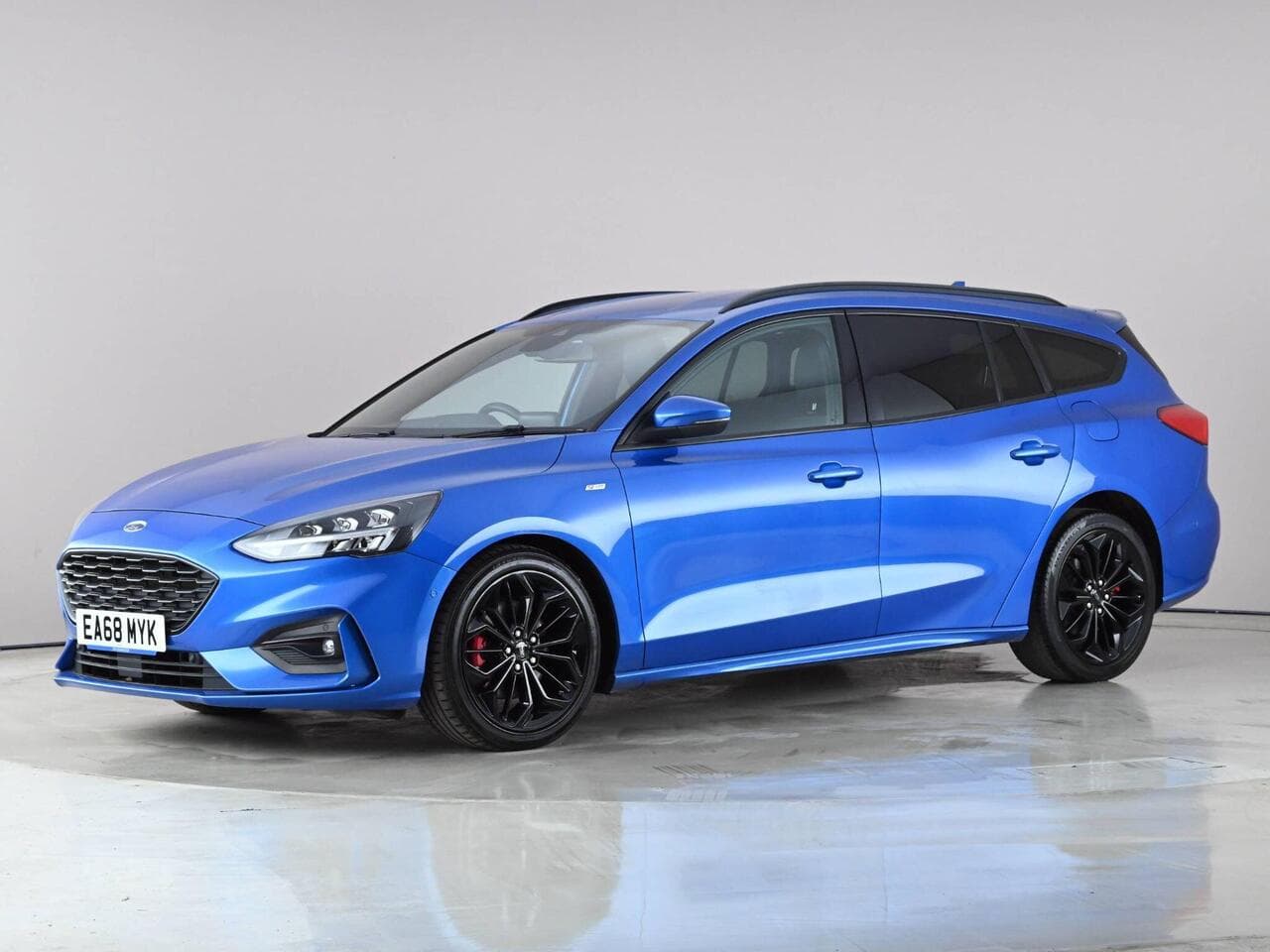 Ford Focus thumbnail Front Left