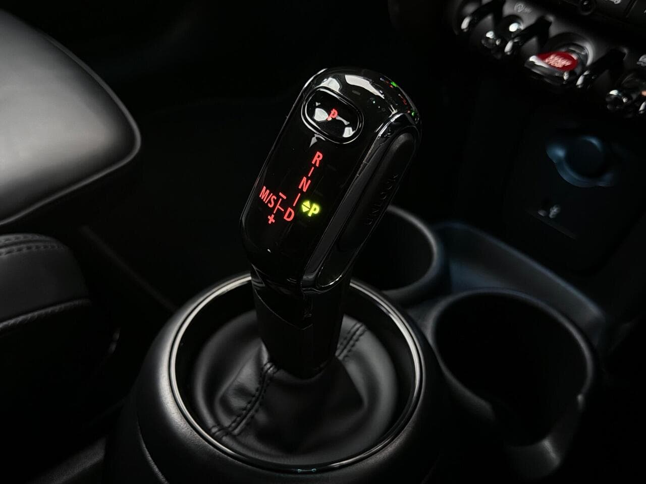 MINI Hatch thumbnail Interior Front
