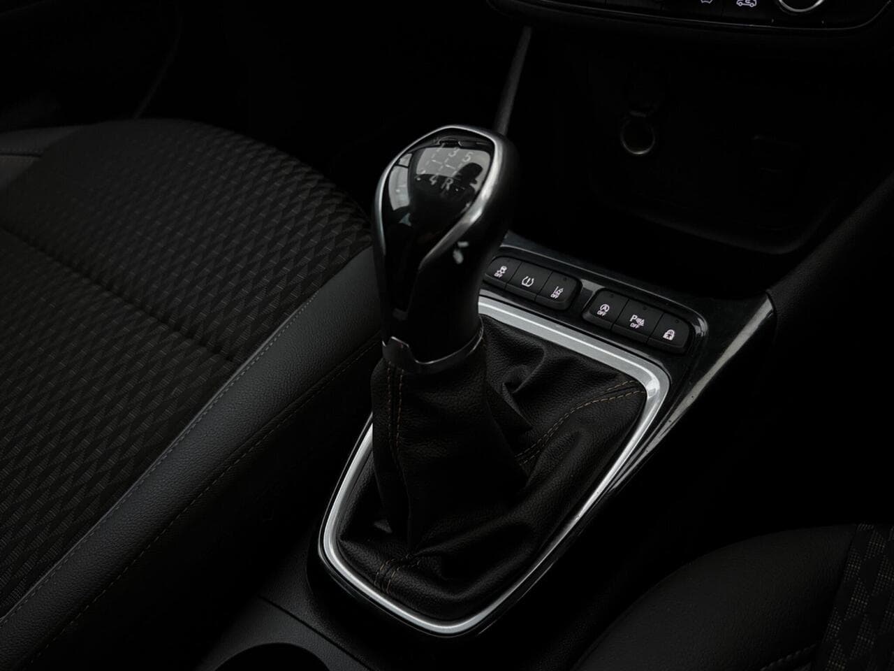 Vauxhall Crossland X thumbnail Interior Front