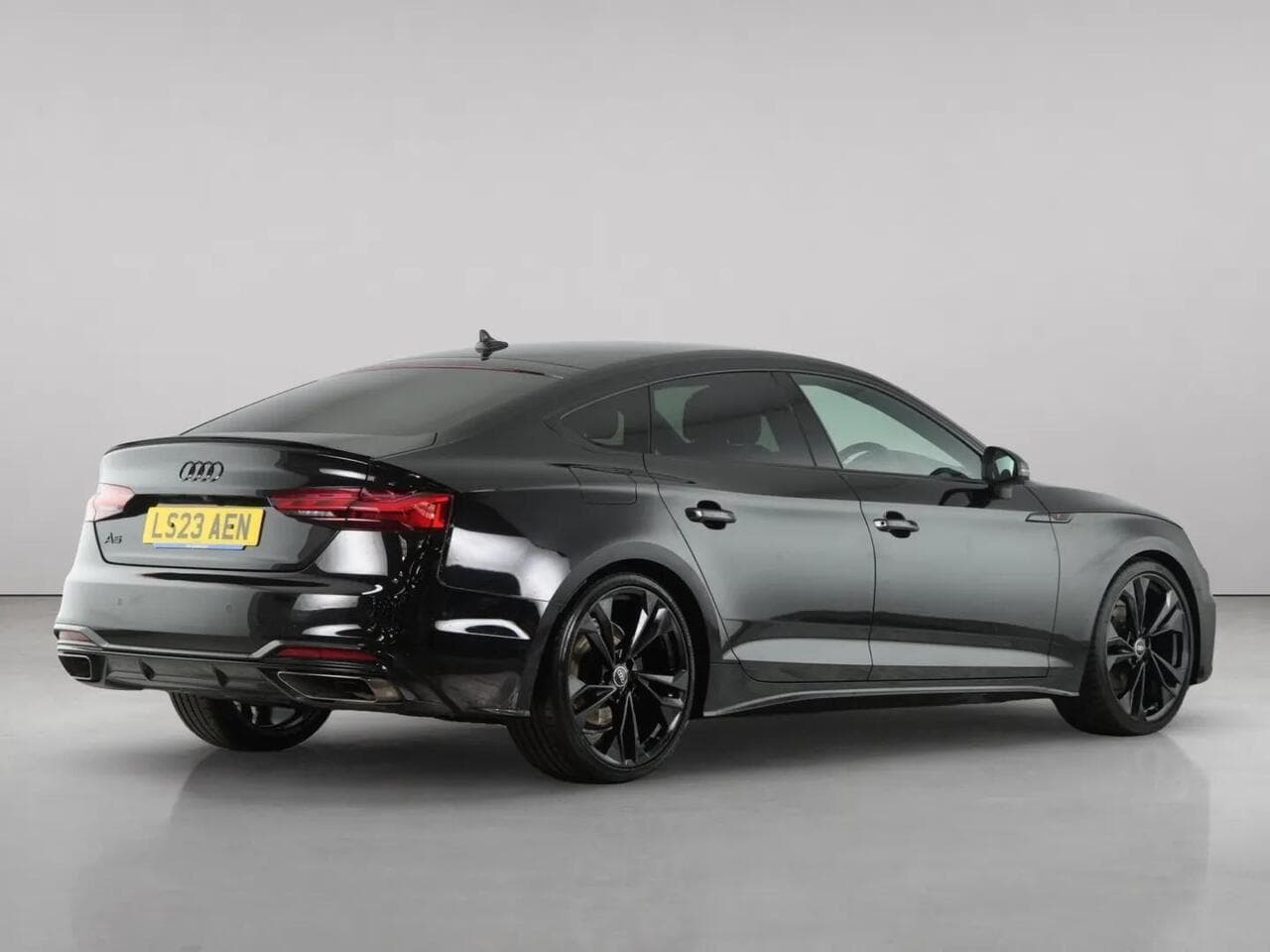 Audi A5 thumbnail Rear Right