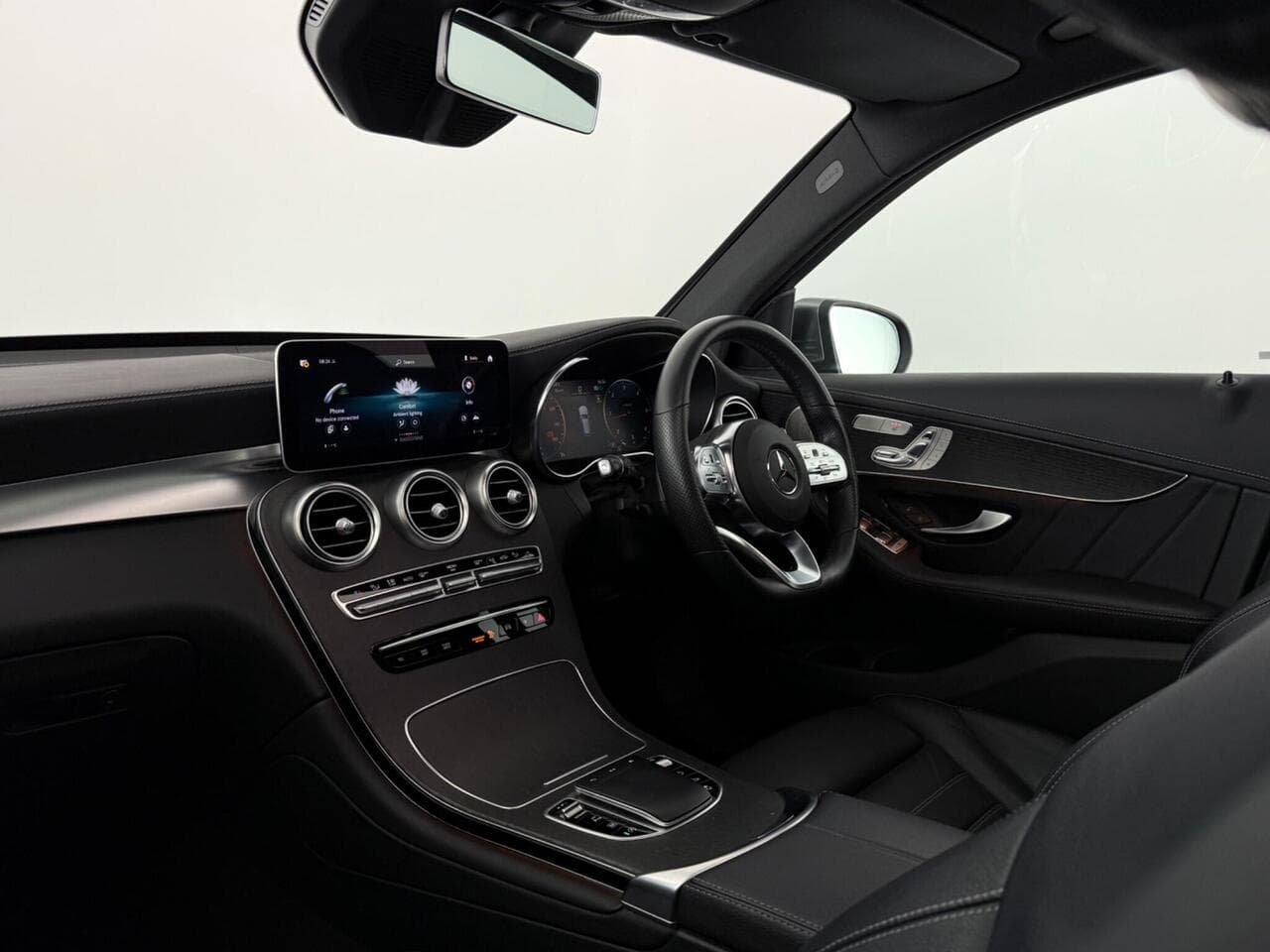 Mercedes-Benz GLC thumbnail Interior Front