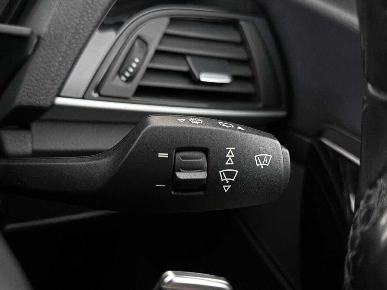 BMW 1 Series thumbnail Misc Controls