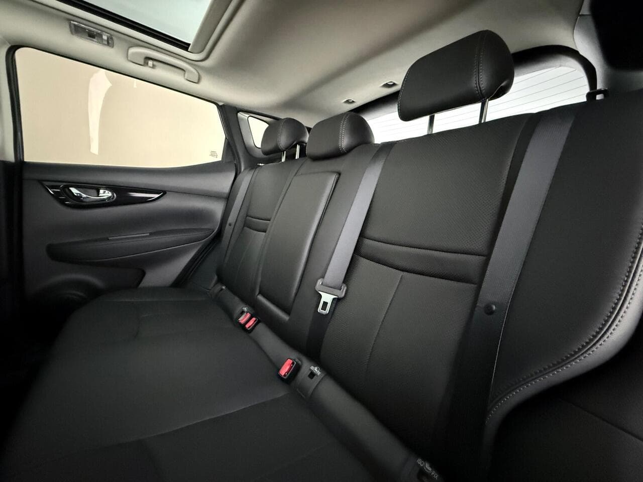 Nissan Qashqai thumbnail Seats Rear