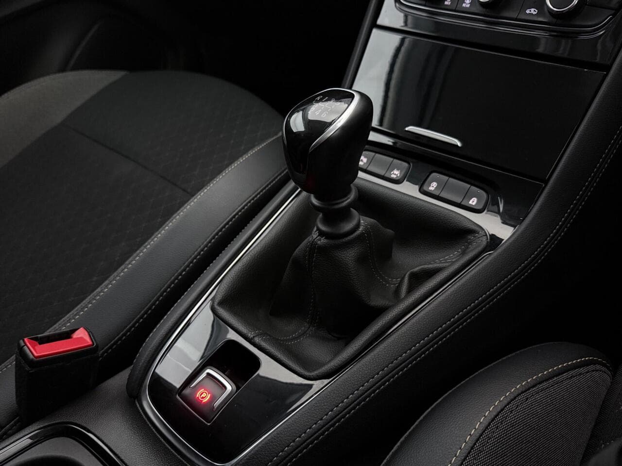 Vauxhall Grandland thumbnail Interior Front
