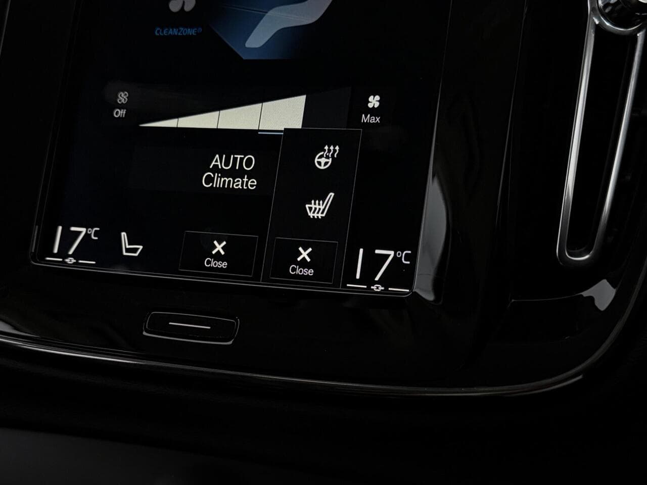 Volvo XC40 thumbnail Infotainment System