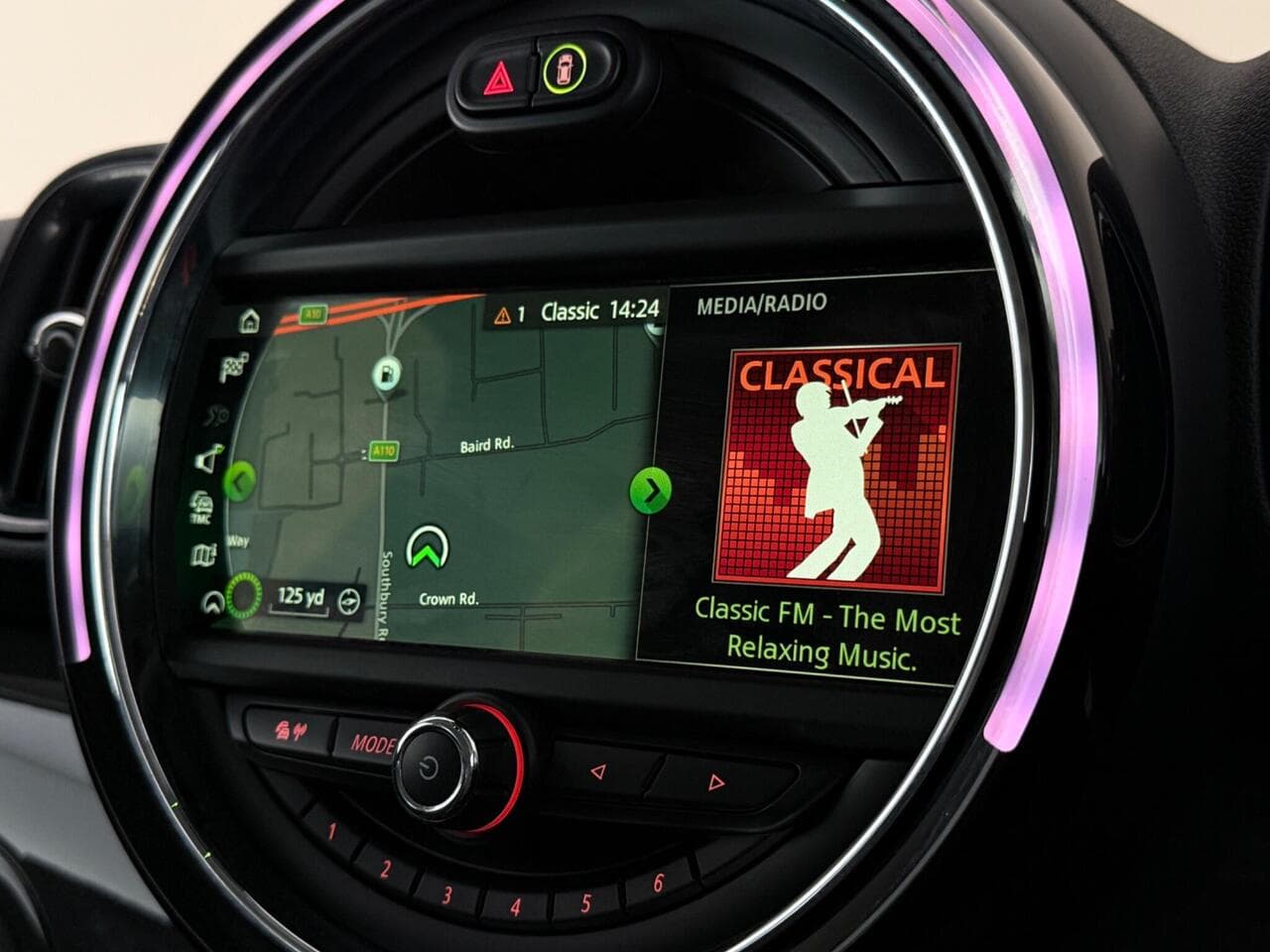 MINI Countryman thumbnail Infotainment System