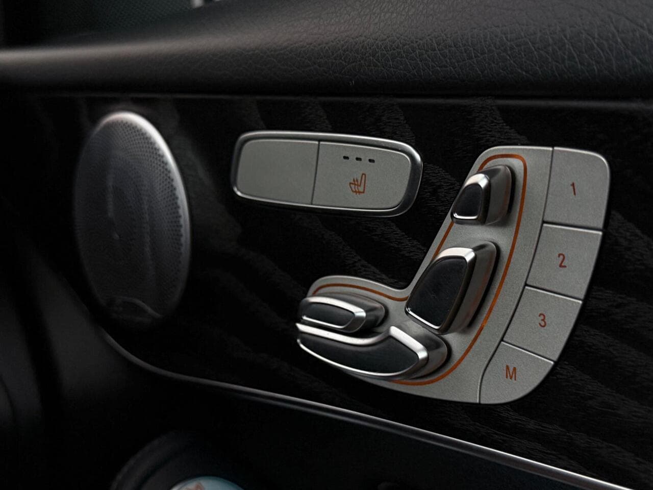 Mercedes-Benz GLC thumbnail Misc Controls