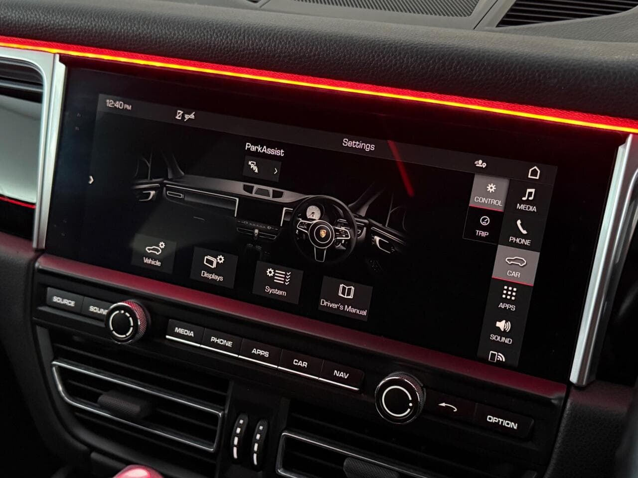 Porsche Macan thumbnail Infotainment System