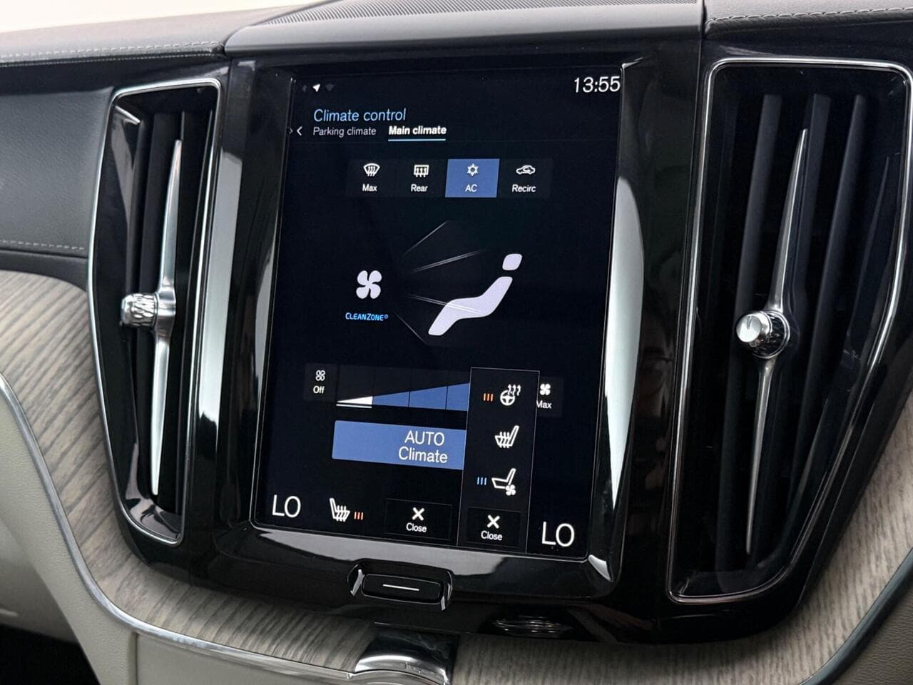Volvo XC60 thumbnail Infotainment System