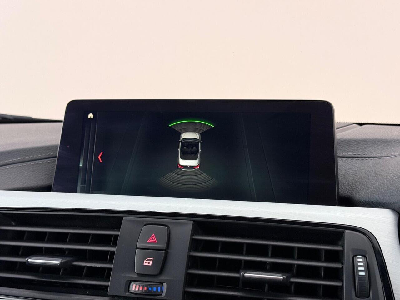 BMW 4 Series thumbnail Infotainment System