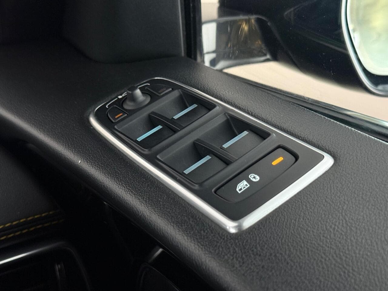 Jaguar F-PACE thumbnail Misc Controls
