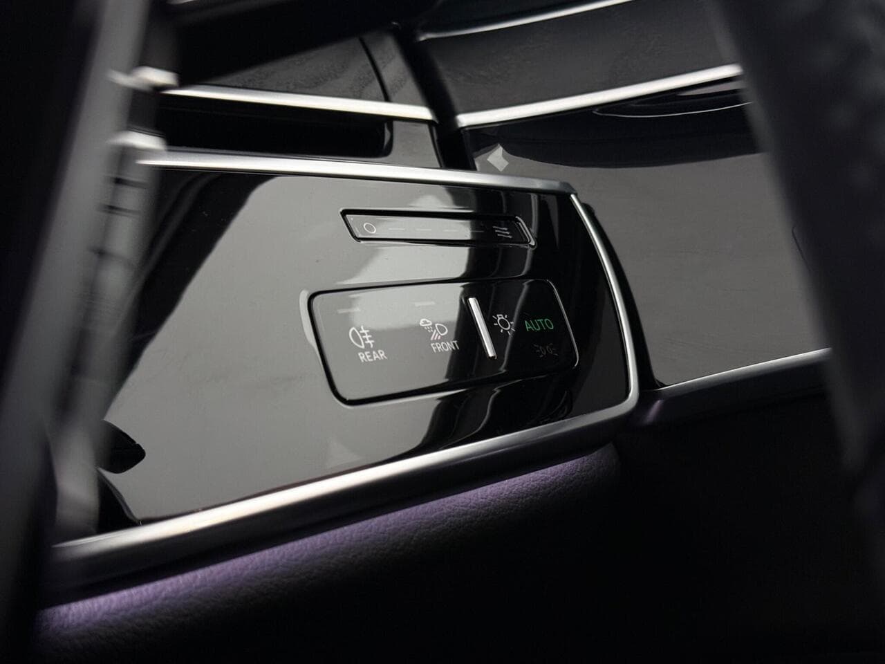 Audi A8 thumbnail Misc Controls