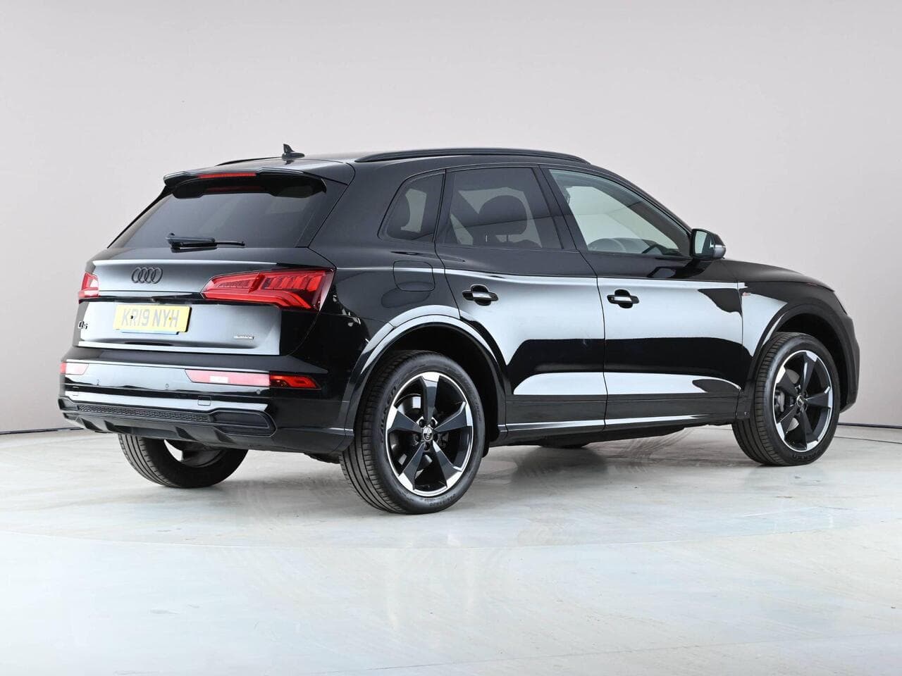 Audi Q5 thumbnail Rear Right