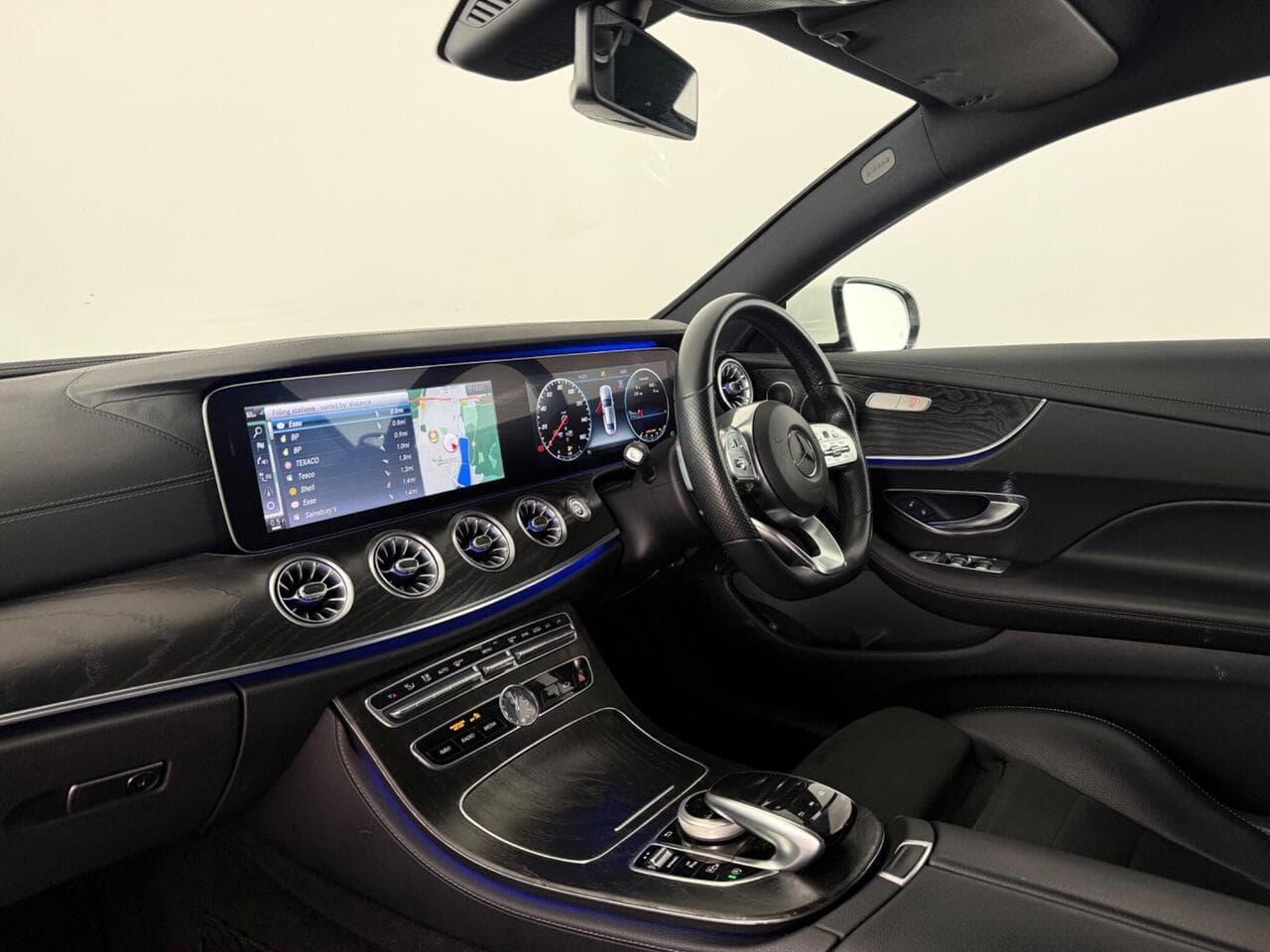 Mercedes-Benz E Class thumbnail Interior Front