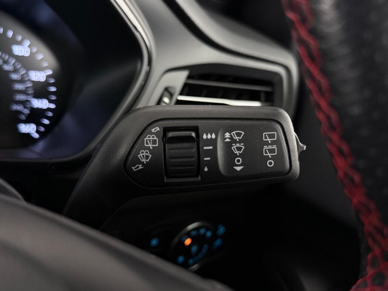 Ford Focus thumbnail Misc Controls