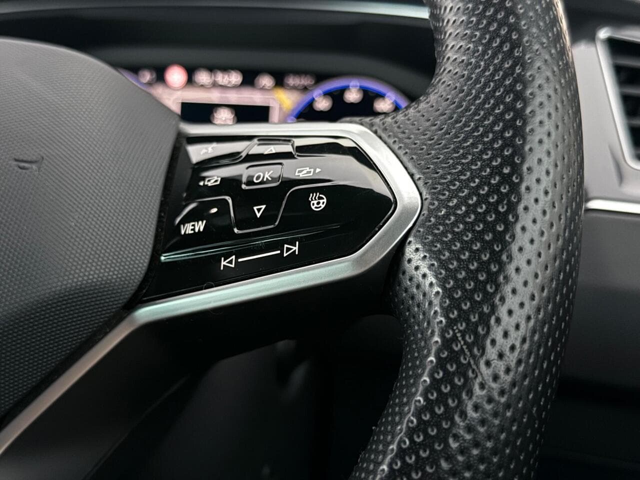 Volkswagen Tiguan thumbnail Misc Controls