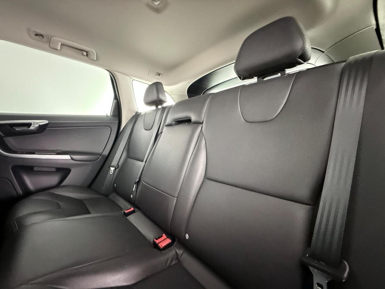 Volvo XC60 thumbnail Seats Rear