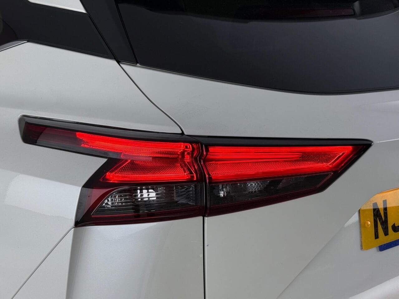 Nissan Qashqai thumbnail Lights Rear