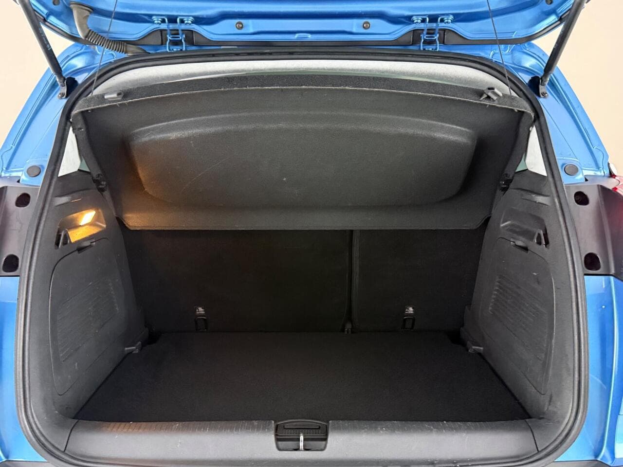 Vauxhall Crossland X thumbnail Image 7
