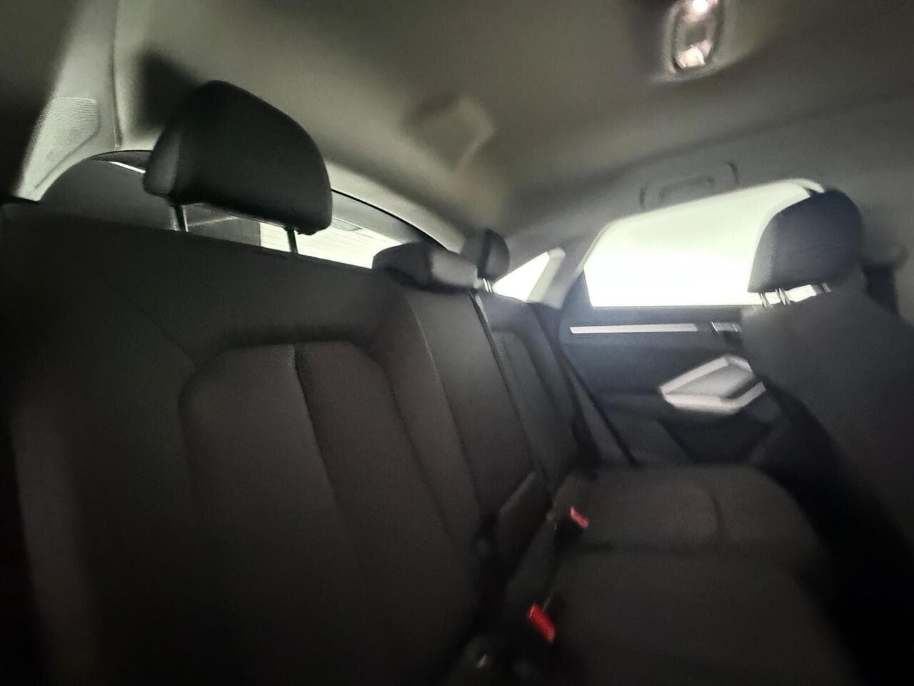 Audi Q3 thumbnail Seats Rear