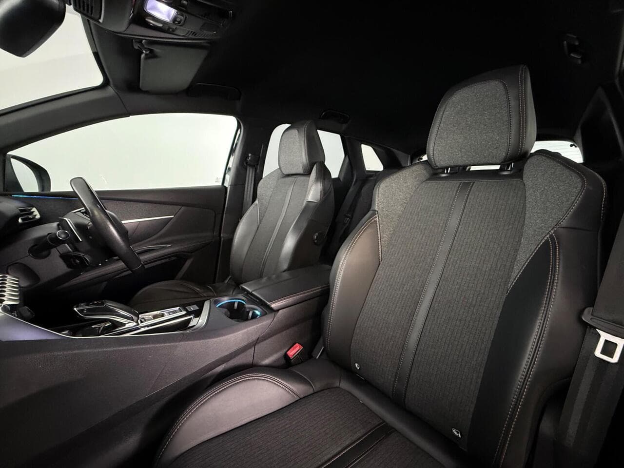 Peugeot 3008 thumbnail Seat Front Passenger