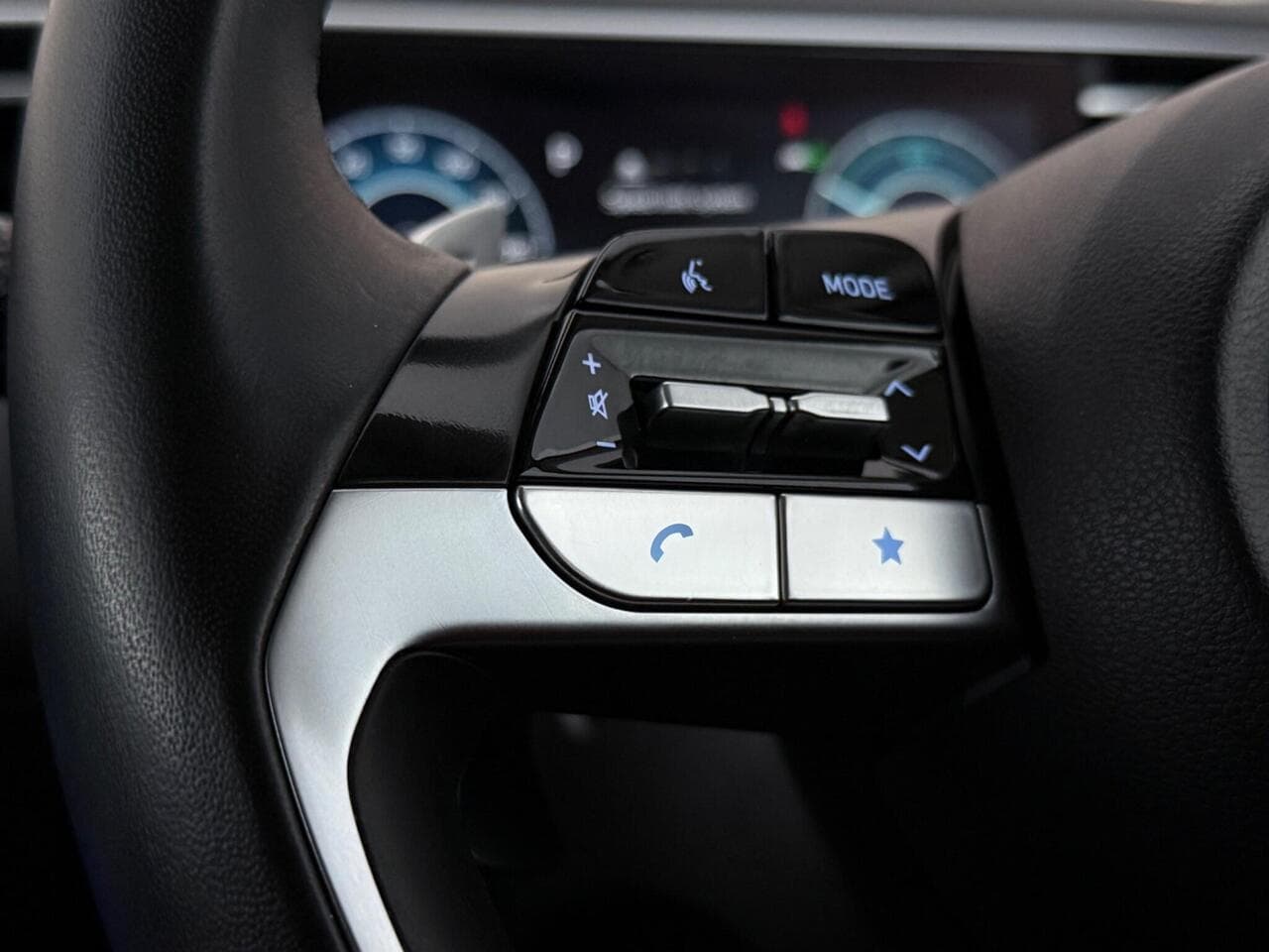 Hyundai TUCSON thumbnail Misc Controls