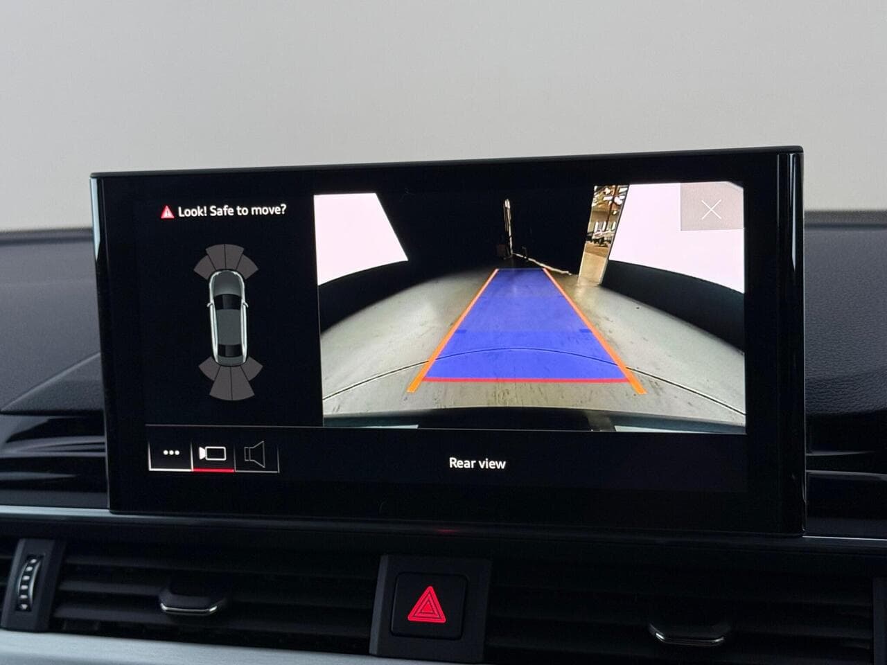 Audi A4 thumbnail Infotainment System
