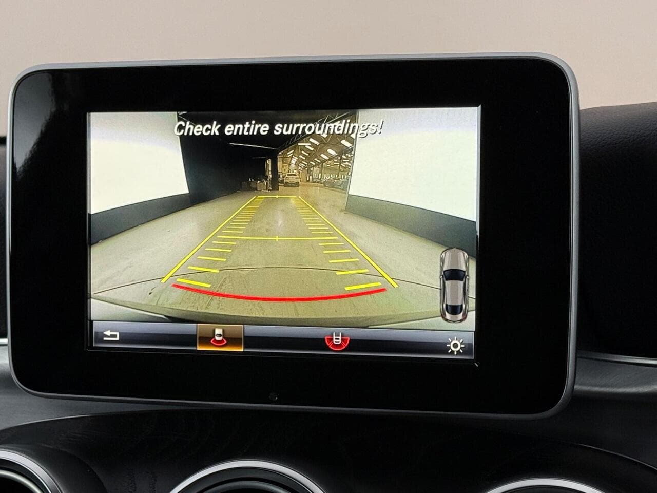 Mercedes-Benz C Class thumbnail Infotainment System