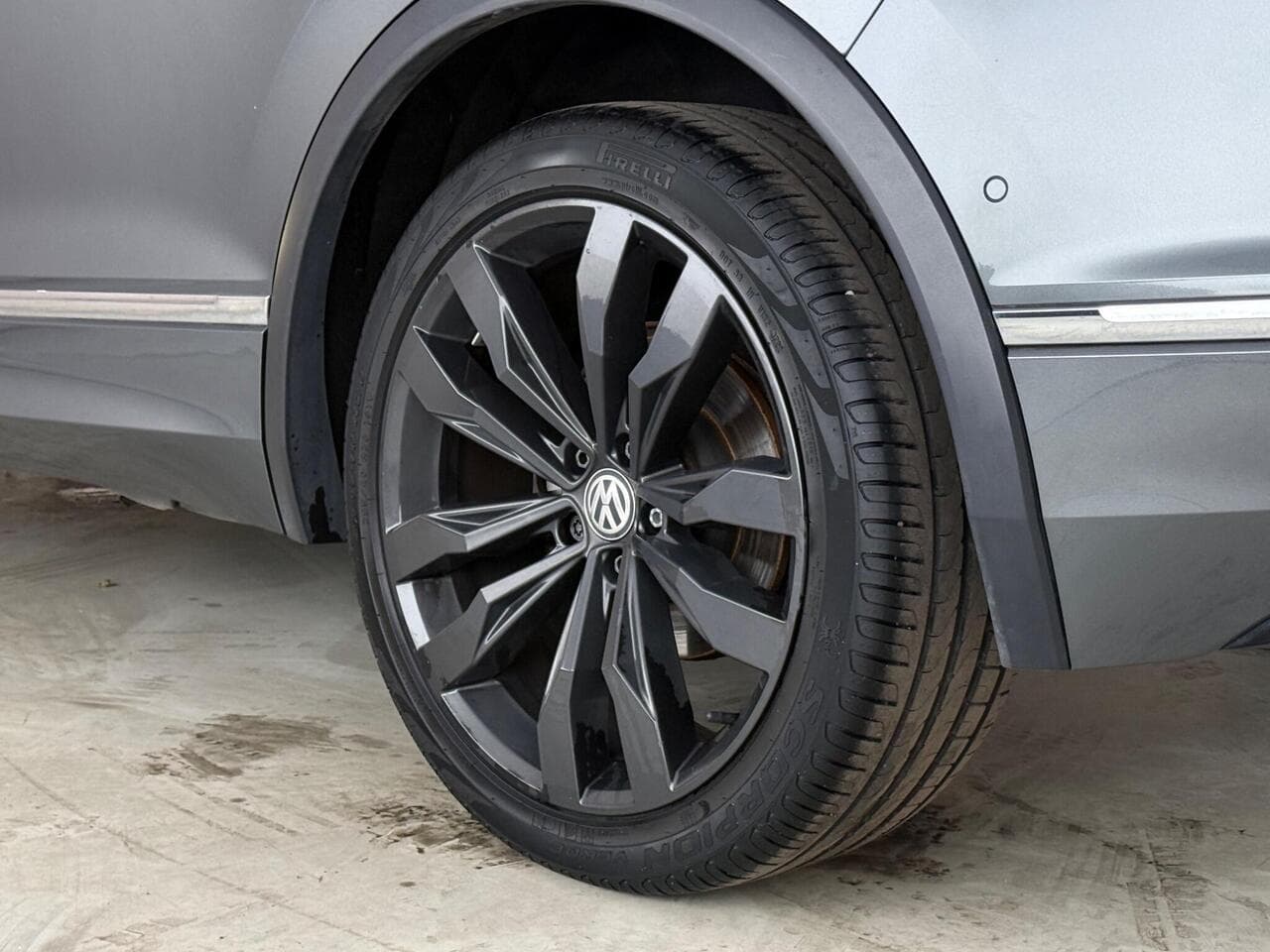 Volkswagen Tiguan thumbnail Wheel