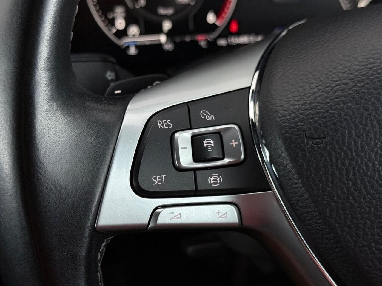Volkswagen Touareg thumbnail Misc Controls