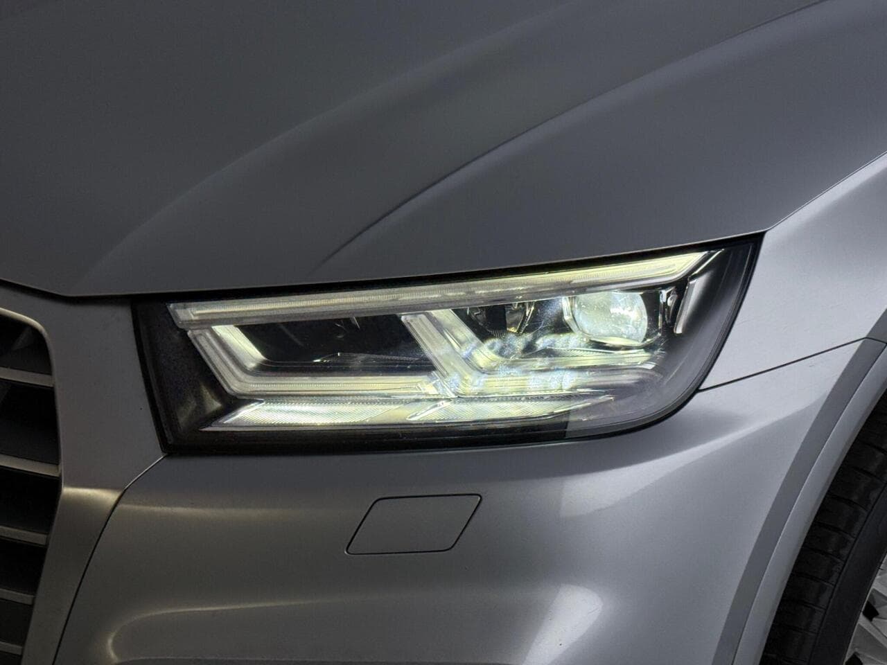 Audi Q5 thumbnail Lights Front