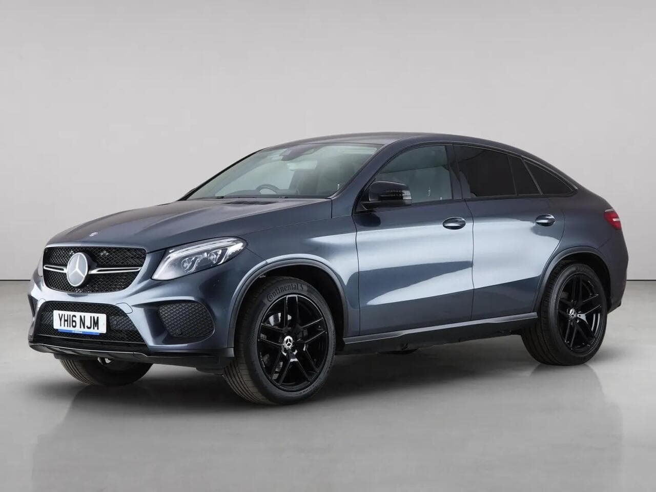 Mercedes-Benz GLE thumbnail Front Left